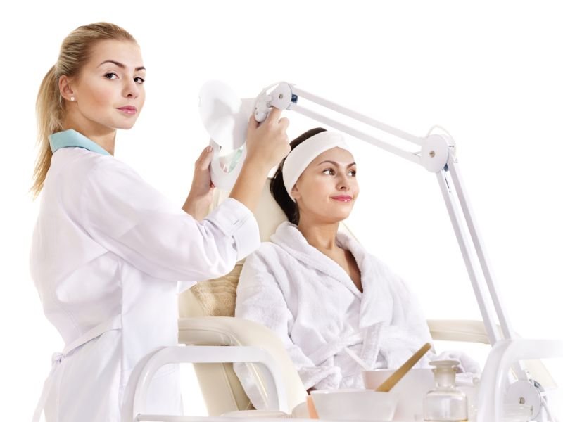Przedłużanie rzęs, salon kosmetyczny, zasady a relacje z klientem