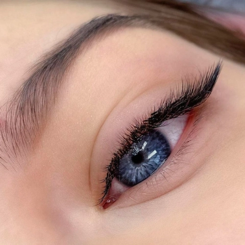 Stylizacja rzęs efekt eyelinera Stylizacja rzęs efekt eyelinera