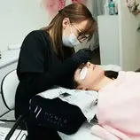 Poduszka Memory Foam - Komfort dla klientki i stylistki rzęs