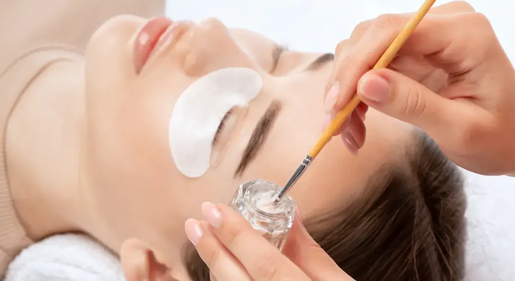 Rewolucja w Świecie Laminacji Rzęs - "Klej bez Kleju" czyli Glue Balm