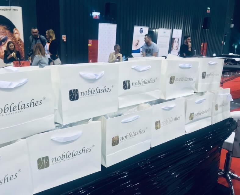 Prezenty dla uczestników Amber Eyes Noble Lashes