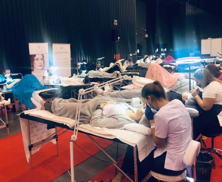 Mistrzostwa w przedłużaniu rzęs Amber Eyes Noble Lashes