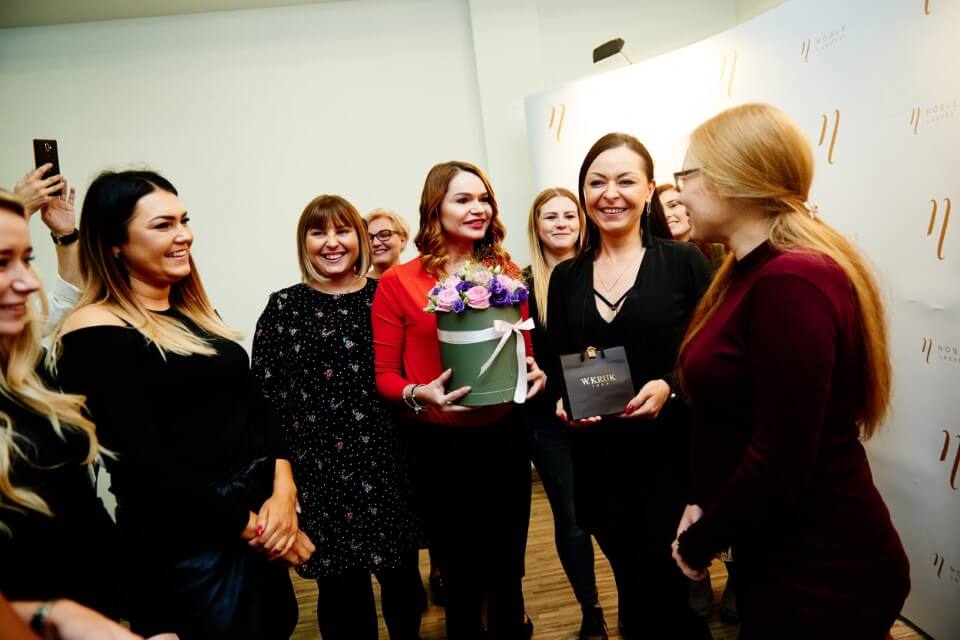 Podziękowania dla Angeliki Szulety, organizatorki zjazdu zjazd instruktorek przedłużania rzęs w Poznaniu