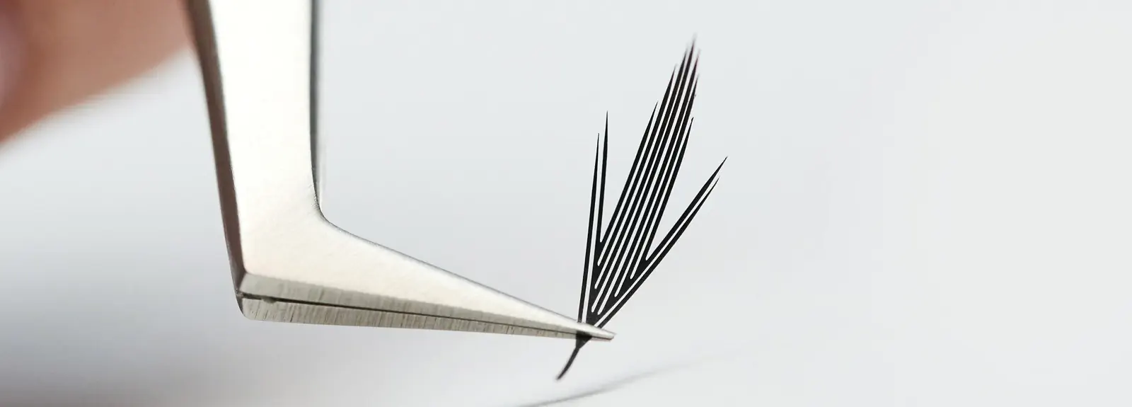 Jak wykonać stylizację anime lashes?