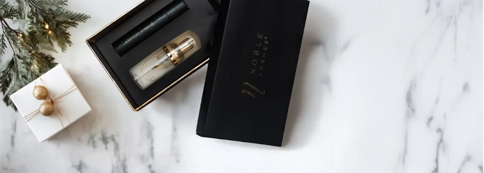 Prezenty świąteczne dla klientek &ndash; 5 pomysł&oacute;w dla stylistek rzęs